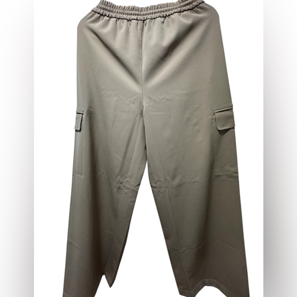 ATHLETA PROMENADE CARGO PANTS. SIZE: S. COLOR: KHAKI - Picture 2 of 7